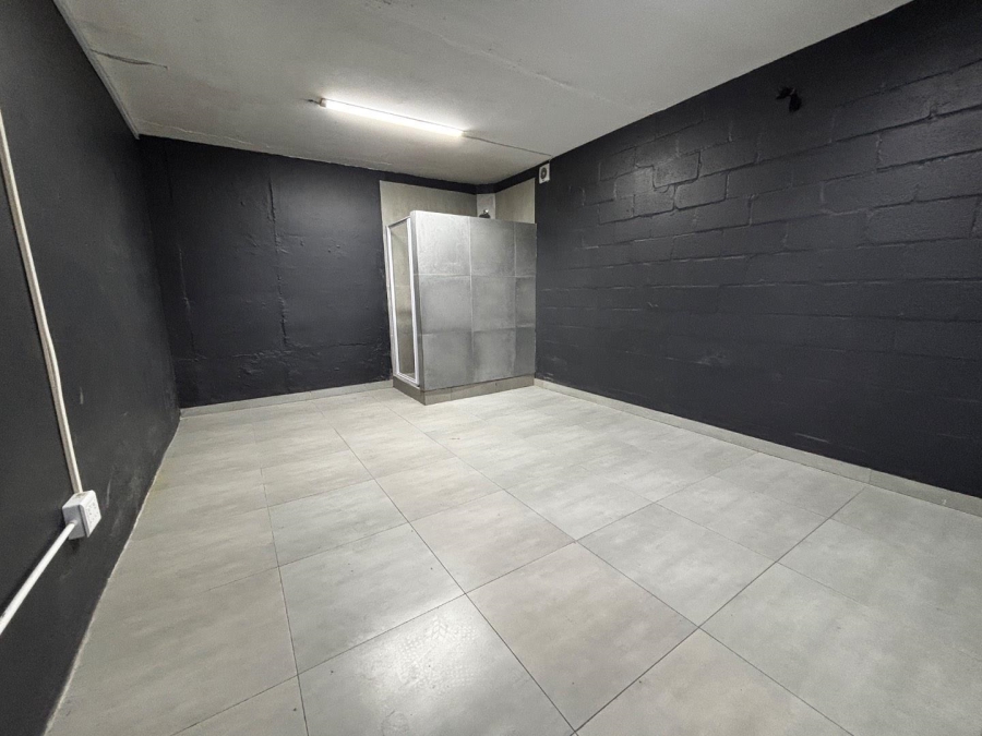 To Let commercial Property for Rent in Killarney Gardens Western Cape